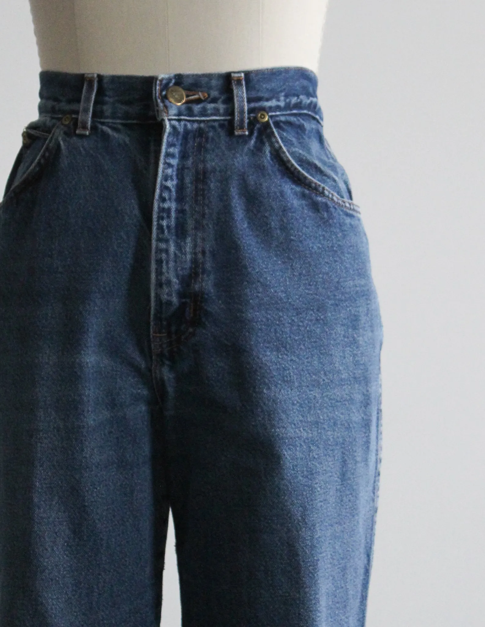 relaxed mom jeans